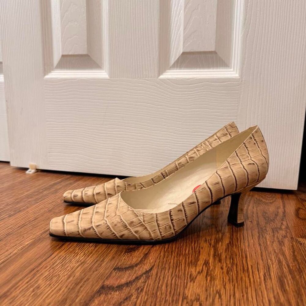 Bandolino Crocodile Embossed Square Toe Mules Size 10